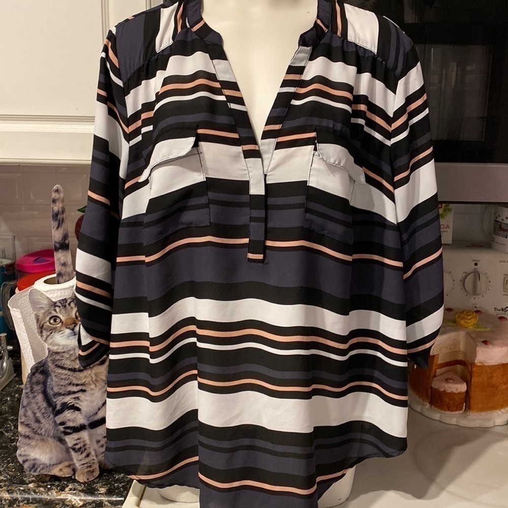 A womens Torrid stripe 3/4 roll tab sleeve plus size 2. EUC